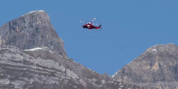 Als die Rega am Unfallort eintraf, konnte sie nur noch den Tod des Bergsteigers feststellen (Symbolbild). Rega