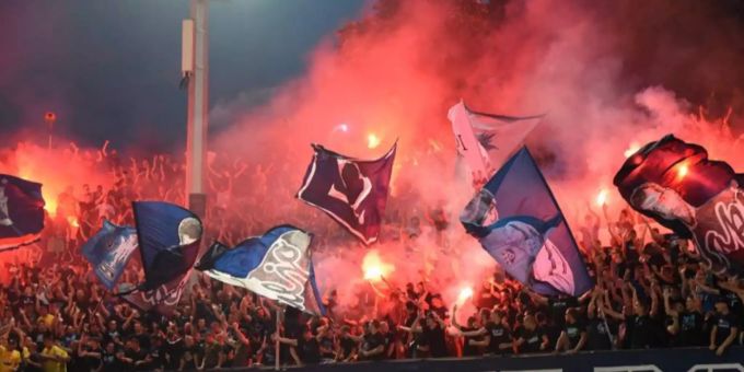 Wie jene von GC: Die Fans von Dynamo Zagreb zünden Pyros während einer Partie in Kroatien. GC Ultras Zagreb