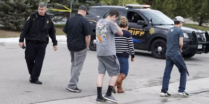 Bei der Schiesserein in Denver wurden insgesamt acht Schüler verletzt. Schiesserei USA Schule