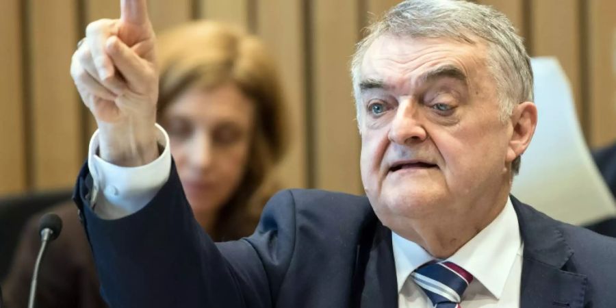 NRW-Innenminister Herbert Reul im Landtagsausschuss