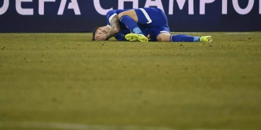 Schalkes Guido Burgstaller hat sich im Spiel gegen Manchester City verletzt. Foto: Ina Fassbender
