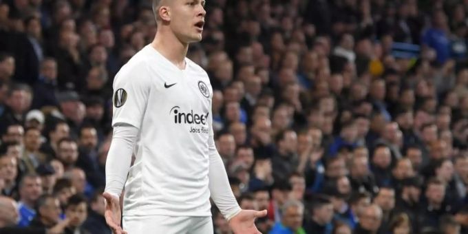 Heiss begehrt in Europa: Eintracht-Torjäger Luka Jovic. Foto: Arne Dedert