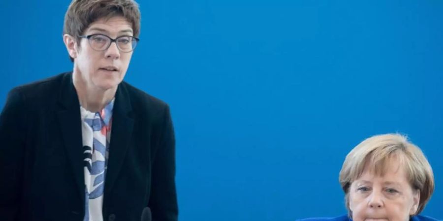 Bundeskanzlerin auf Abruf? Angela Merkel und CDU-Chefin Annegret Kramp-Karrenbauer. Foto: Kay Nietfeld