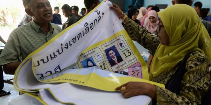 Wahlvorbereitungen in Narathiwat im Süden Thailands Wahlvorbereitungen in Narathiwat im Süden Thailands