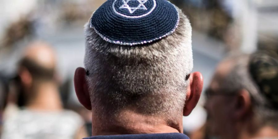 Die Zahl antisemitischer Handlungen in der Romandie ist 2018 gestiegen. Immer öfter werden die sozialen Netzwerke für Beleidigungen genutzt. (Symbolbild)