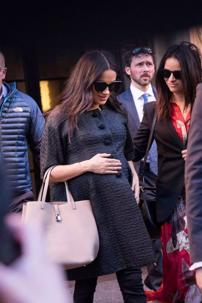 Meghan Markle kommt in New York zu ihrer Baby-Party im Mark Hotel an. Die Briten störten sich ab der angeblichen Luxus-Sause ihrer Herzogin. Meghan Markle
