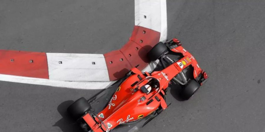 Im Mittelpunkt der Formel-1-Saison wird wohl wieder das Titelduell zwischen Sebastian Vettel und Lewis Hamilton stehen. Foto: Luca Bruno/AP