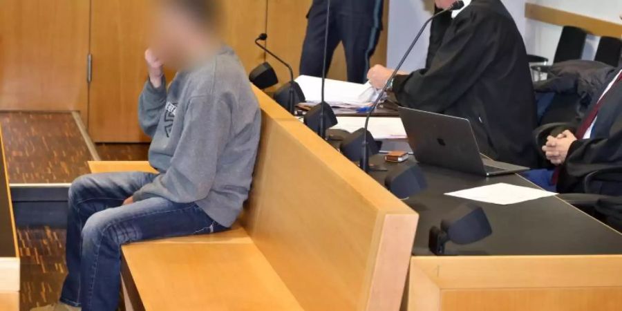 Der 50-jährige Angeklagte im Augsburger Landgericht. Foto: Karl-Josef Hildenbrand