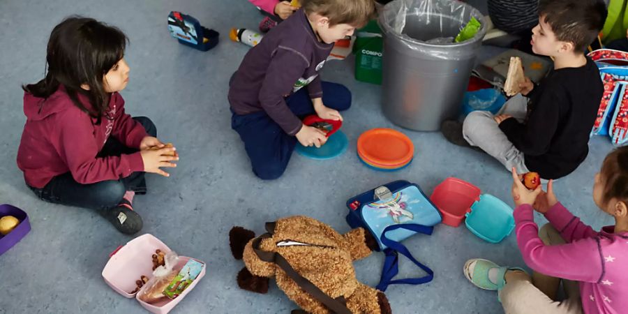 Die Chancengleichheit von Kindern soll schon vor dem Kindergartenalter gefördert werden. Das will nach einigem Hin und Her die Bildungskommission des Nationalrates. (Themenbild)