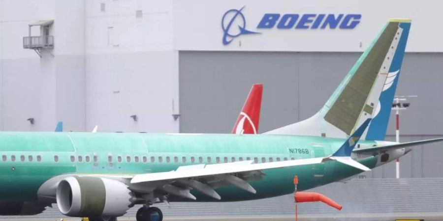 Eine Boeing 737 Max 8 auf dem Boeing Field in Seattle. Aktionäre haben Boeing wegen angeblicher Vertuschung von Sicherheitsmängeln verklagt. Foto: Ted S. Warren/AP