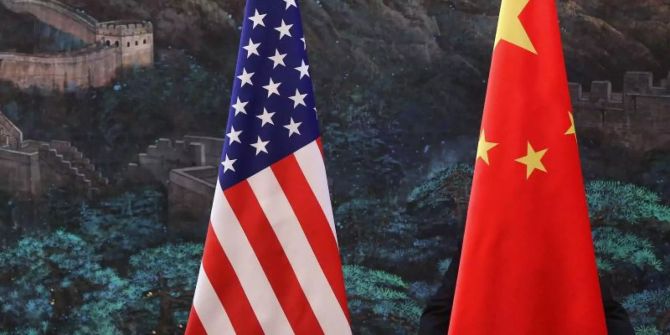 USA und China Fahnen