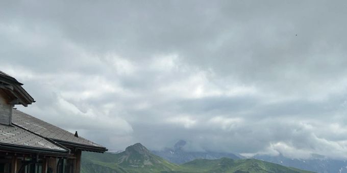 Berner Oberland - «Leute glauben, Wolke bringe nächste Katastrophe»