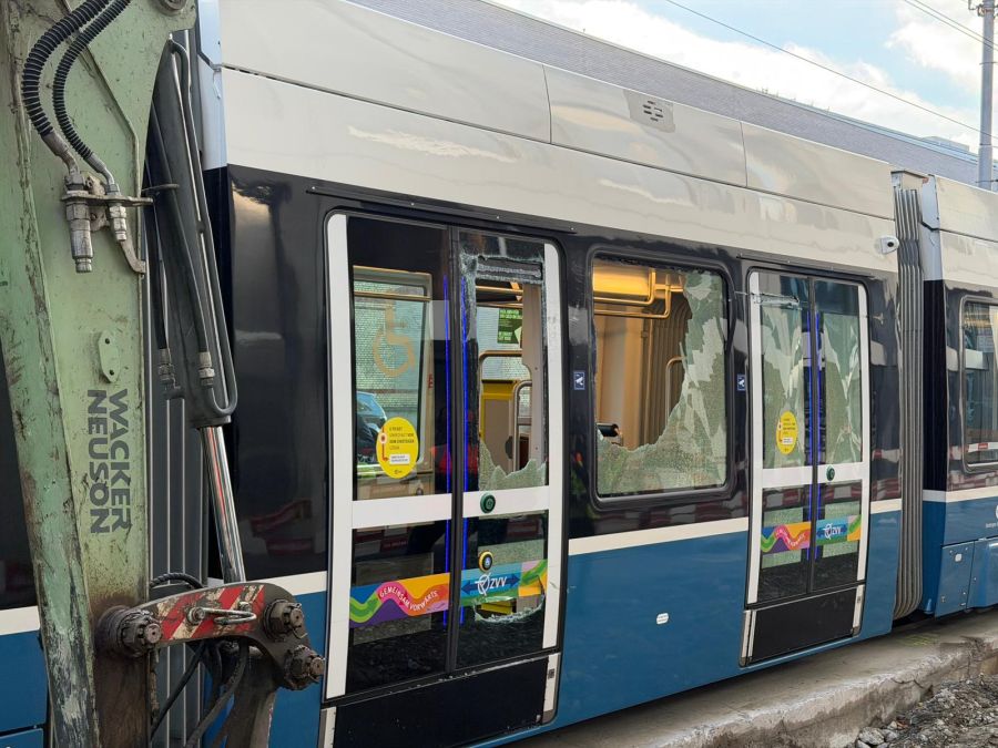 Auch Tramscheiben wurden in Mittleidenschaft gezogen.
