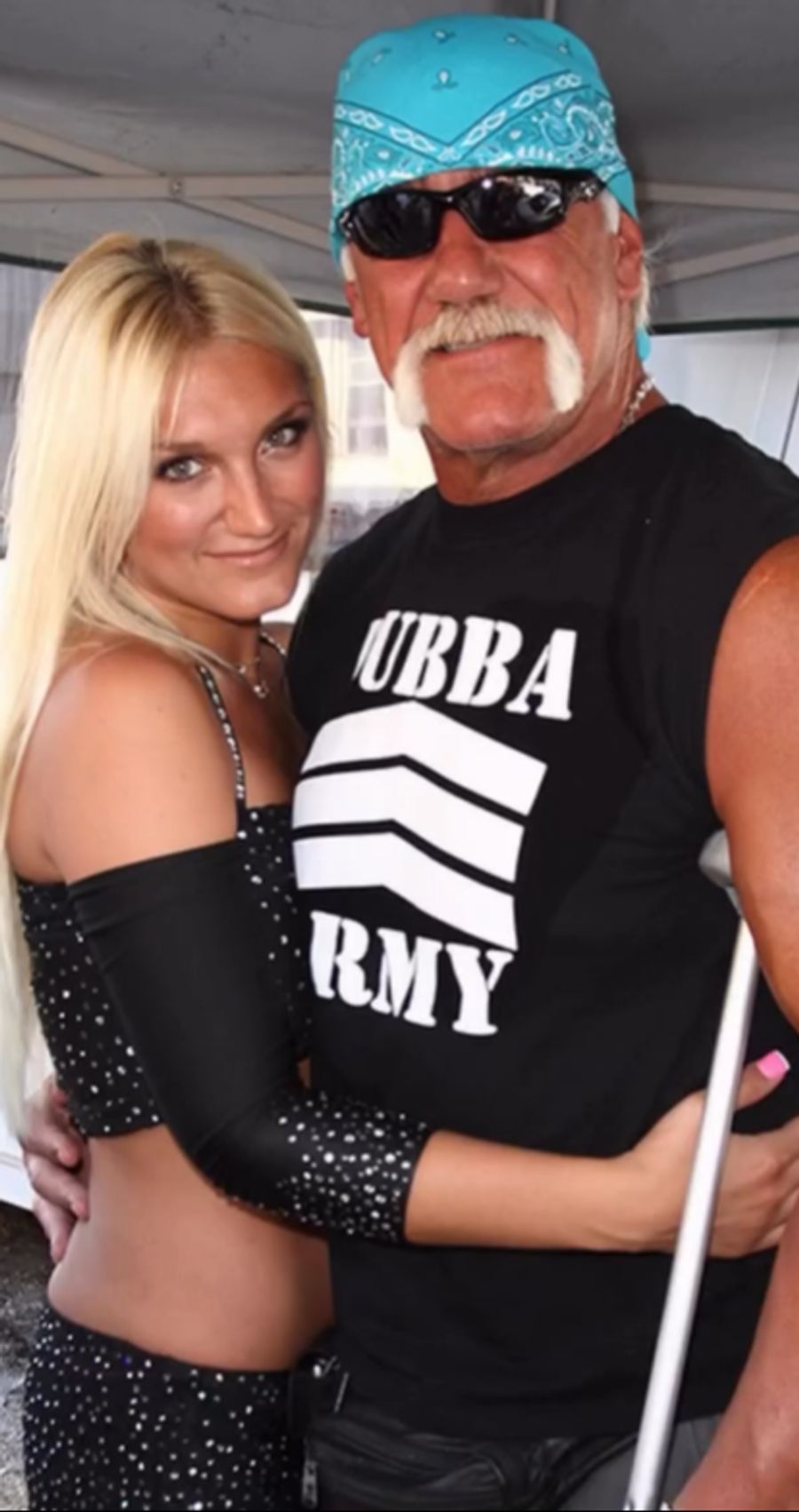 Brooke strich sich aus dem Testament ihres Vaters Hulk Hogan und hatte in den letzten zwei Jahren keinen Kontakt mehr zu ihm.