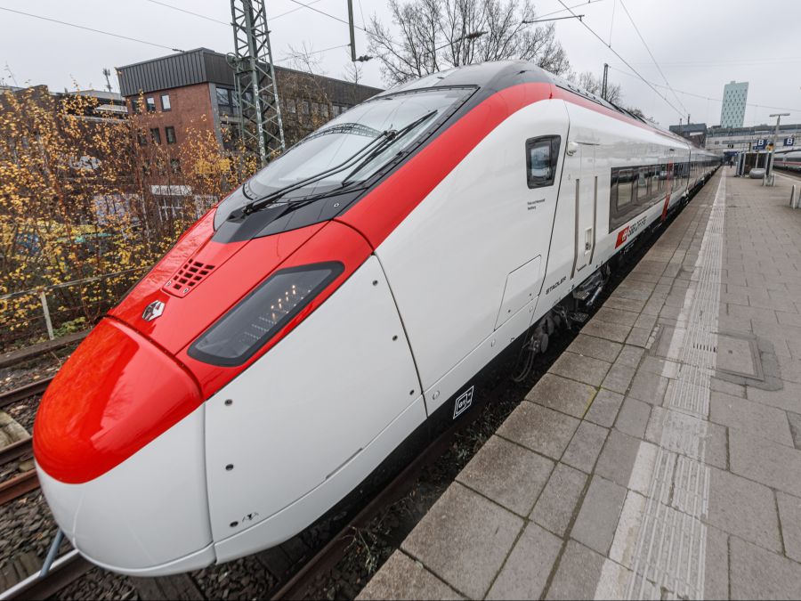 Bis zum 1. Januar ersetzt die DB sie mit ICE-Zügen, Fahrgäste haben keine Einschränkungen