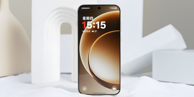 OnePlus 15 Display