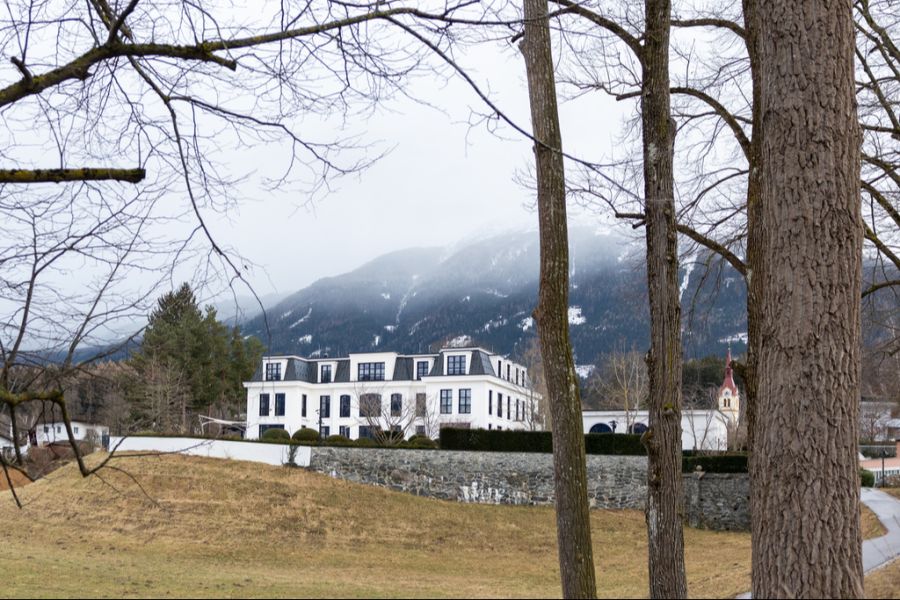 Villa Berge Benko Pleite