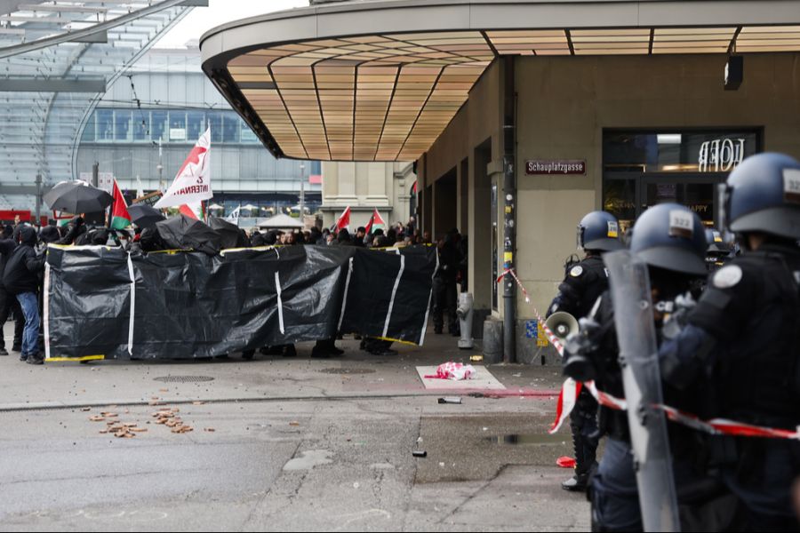 An der gestrigen Demonstration kam es zu Zusammenstössen zwischen Demonstranten und der Polizei.