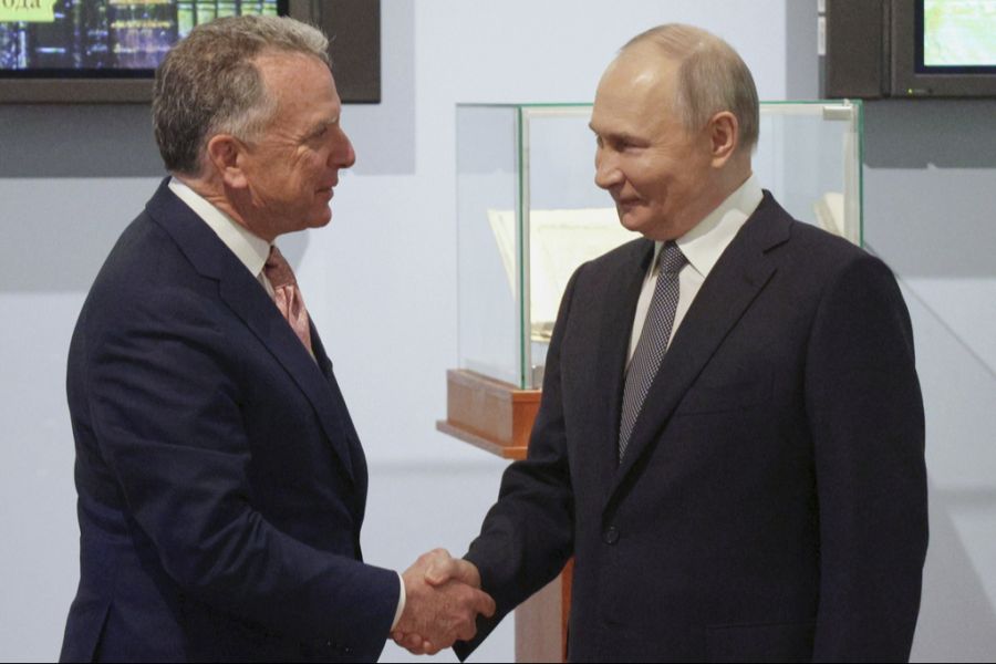 Kennen sich und mögen sich: Steve Witkoff (l.) und Wladimir Putin.