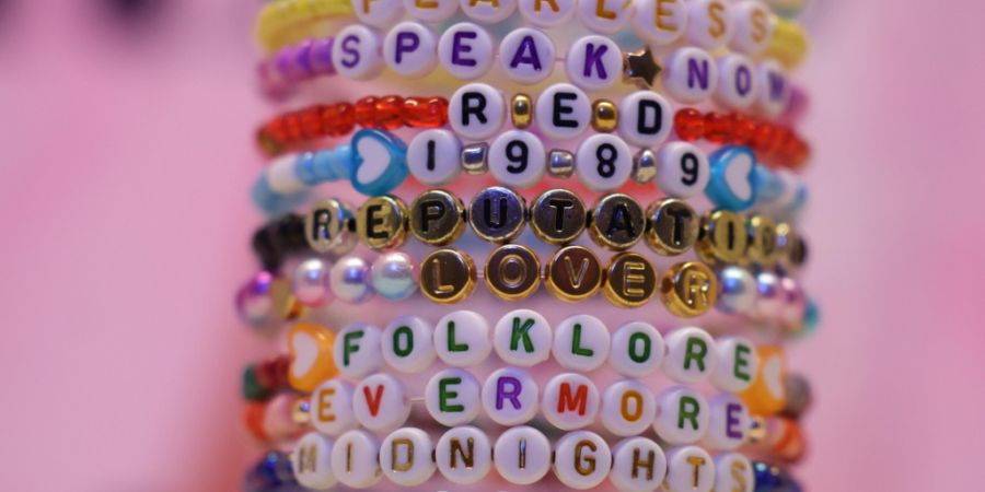 Für ihre Analyse untersuchten die Forscher auch Texte von US-Musikerin Taylor Swift. (Archivbild)