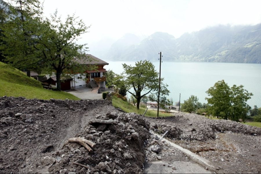 Die Strasse zwischen Sisikon und Riemenstalden ist immer wieder wegen Naturereignissen gesperrt.