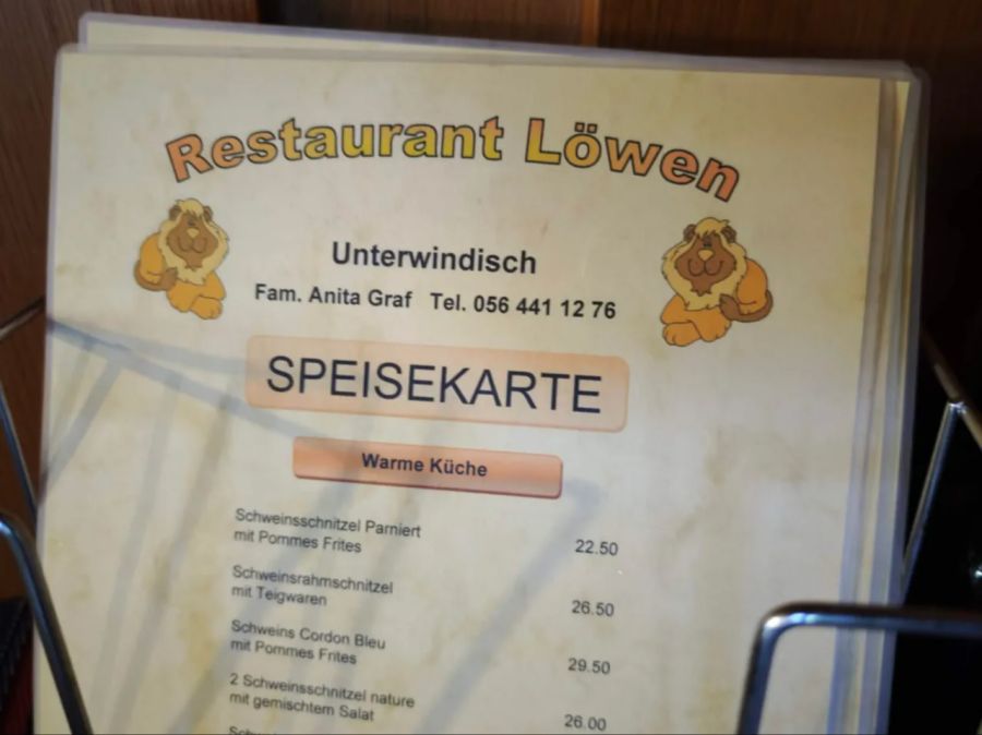 Ein Blick auf die Speisekarte zeigt: Hier gibt es traditionelle Schweizer Küche.