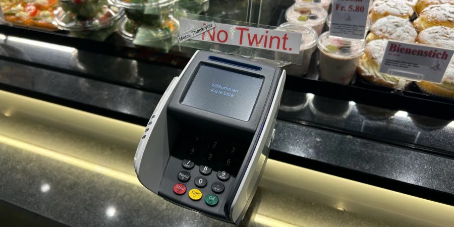 Aber auch die Kritik wächst: Zum Beispiel die Storchen-Bäckerei in Bern akzeptiert keine Twint-Zahlungen mehr. (Archivbild)