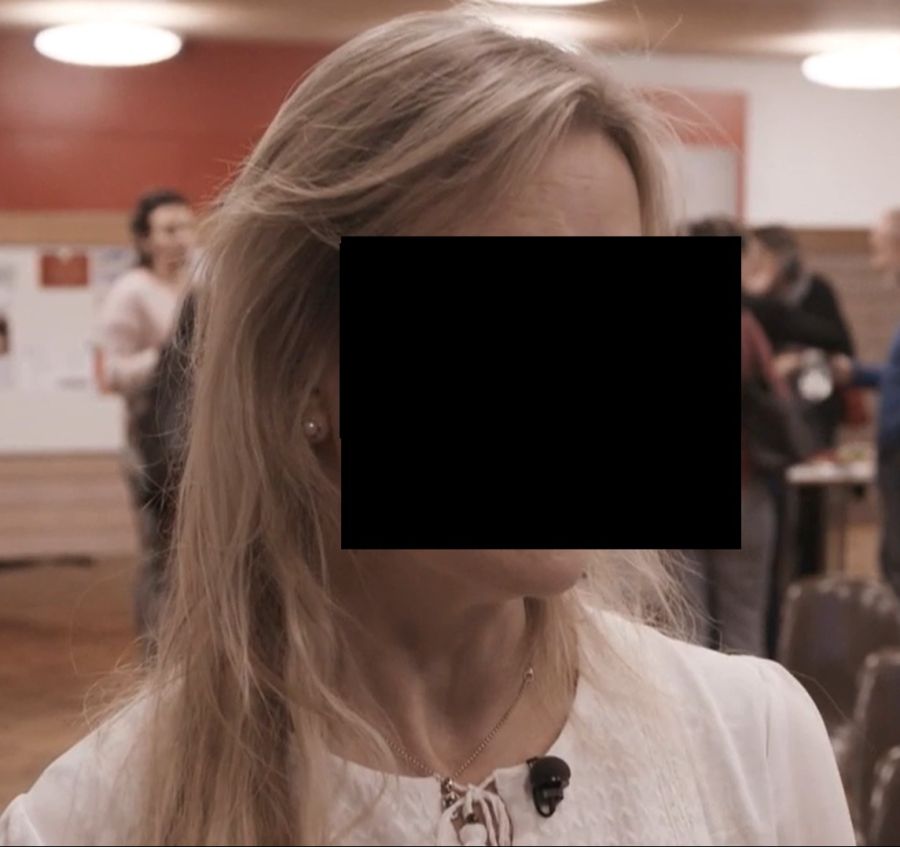 Gegen die Schweizer Gesundheitsexpertin wurde Anzeige erstattet. Auf ihrem Hof wurden 120 Hunde in schlechtem Zustand entdeckt.