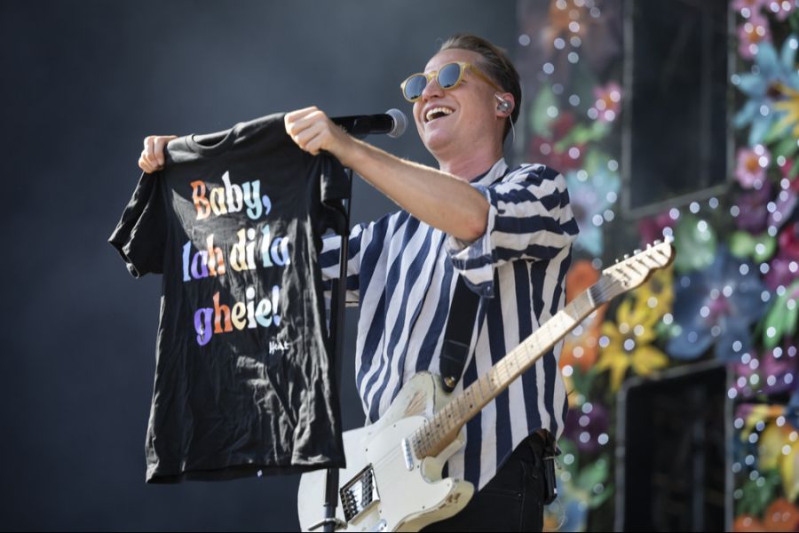 Stefan Buck erlange als Frontsänger der Schweizer Band Hecht nationale Bekanntheit.