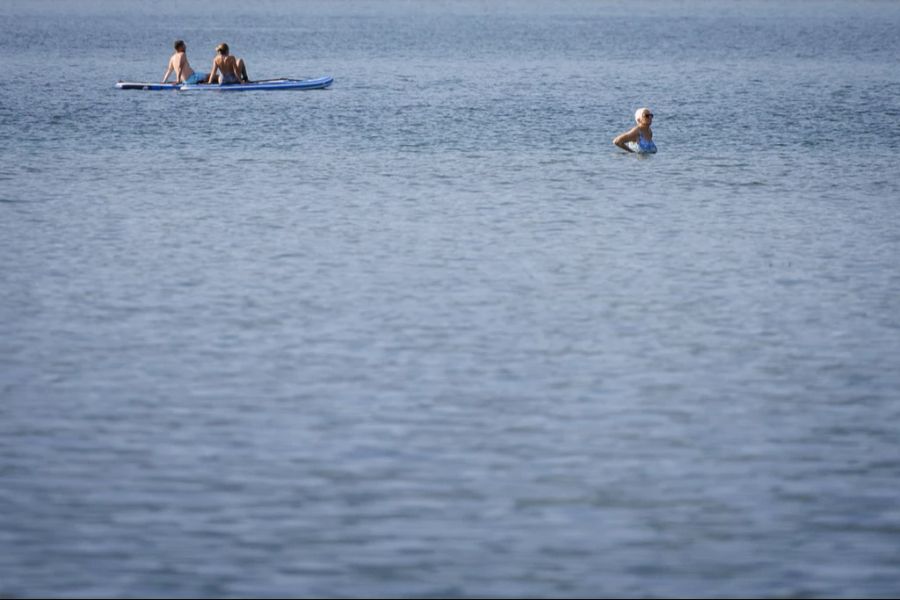 Im Schnitt dürfte die Oberflächentemperatur des Sees in den nächsten Tagen bis zu 27 Grad erreichen. (Symbolbild)