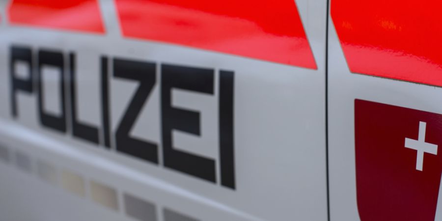 Die Schwyzer Kantonspolizei rückte am Samstagmorgen wegen eines defekten Lüfters aus. (Symbolbild)