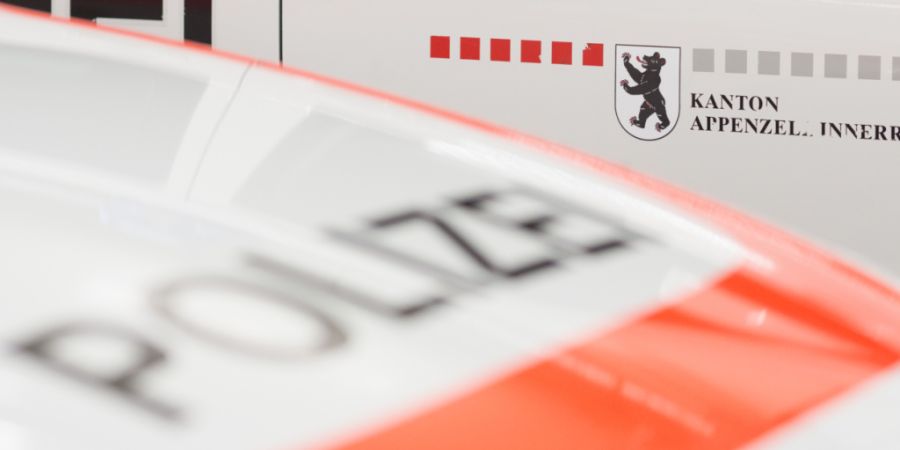 Eine Kollision zwischen einem Auto und einer Zugkomposition der Appenzeller Bahnen ist am Sonntag glimpflich verlaufen. (Symbolbild)