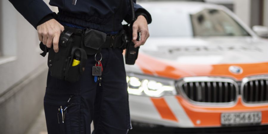 Zusammen mit der Stadtpolizei verhaftete die Kantonspolizei St. Gallen einen Spanier, der sich gemäss Mitteilung aggressiv verhielt. (Symbolbild)