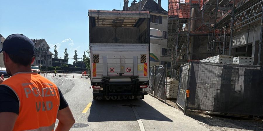 Parkierter Lastwagen in Unfallendlage