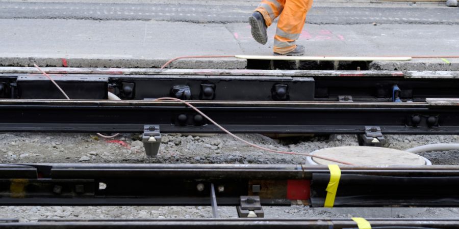 Wegen Bauarbeiten wird die Bahnstrecke Luzern-Küssnacht am Rigi im Sommer während fünf Wochen komplett gesperrt. (Symbolbild)