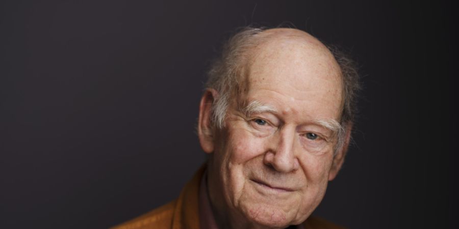 Der Schriftsteller und Kabarettist Franz Hohler wird mit dem Lifetime Award der Swiss Comedy Awards 2026 für sein Lebenswerk ausgezeichnet. (Archivbild)