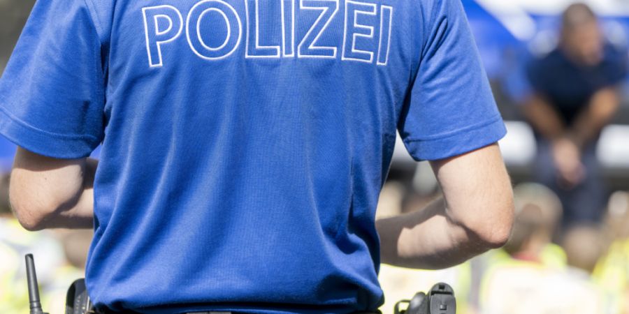 Die Luzerner Polizei hat zwei Männer festgenommen, die mutmasslich mehrere Raubdelikte begangen haben. (Symbolbild)