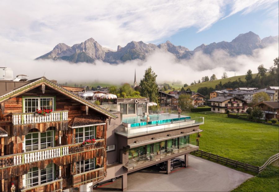 Das Hotel Sepp in Maria Alm am Hochkönig verbindet moderne Architektur mit alpinem Charme. Bild: HO