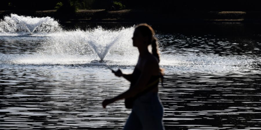Westeuropa ächzt unter der Hitze. Fachleute fanden heraus, dass die Wetterbedingungen nicht neu sind – doch der Klimawandel die Temperaturen nach oben treibt.