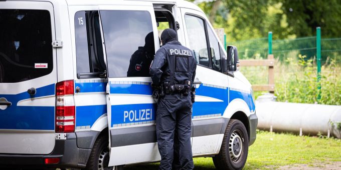 Es gab Durchsuchungen in sechs Bundesländern. (Symbolbild) Durchsuchungen