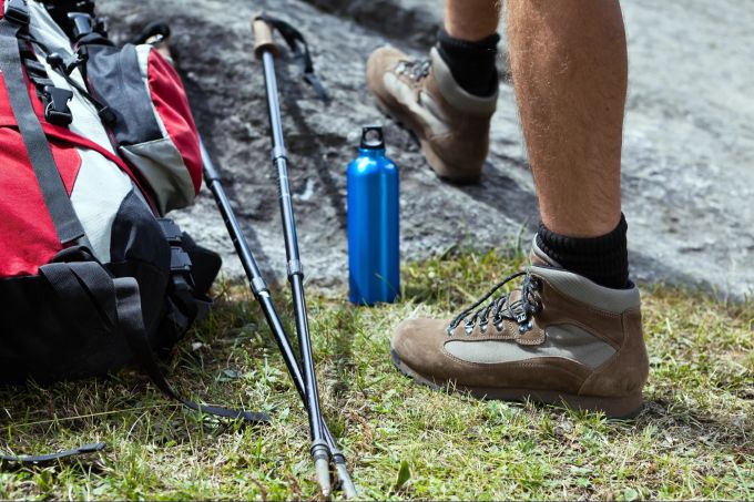 Die richtige Wanderausrüstung ist wichtig für sicheres Wandern. Wandern