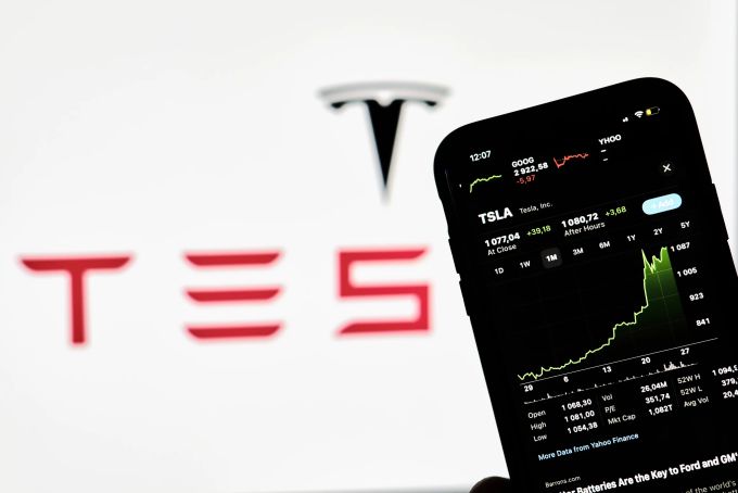 Besonders Tesla glänzte mit einem zweistelligen Kursplus. (Symbolbild) Tesla