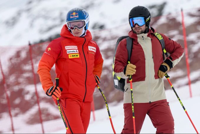 Marco Odermatt (l.) ist gut mit Beat Feuz (r.) befreundet. Marco Odermatt