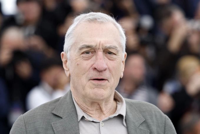 Robert De Niro ist mit 80 nochmal Vater geworden und widmet sich ausschliesslich den schönen Seiten seines Vaterseins. robert de niro