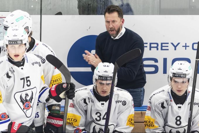 Lars Leuenberger hat in drei Spielen mit Fribourg-Gottéron schon zwei Siege gefeiert. Fribourg-Gottéron Lars Leuenberger