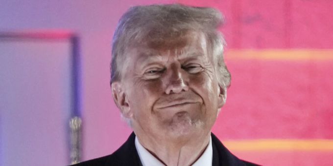 Donald Trump nach einem Feuerwerk kurz vor seiner Vereidigung zum US-Präsidenten. Donald Trump Vereidigung USA