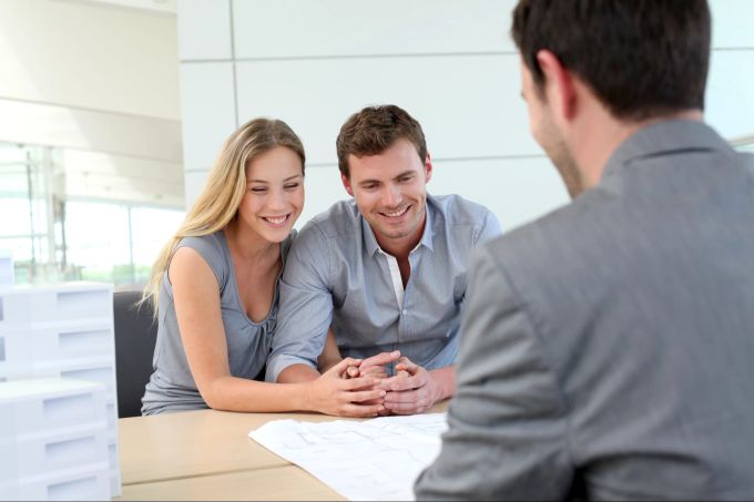 Immobilien: Als Immobilienmakler suchen Sie für Interessenten die passende Immobilie. Immobilien