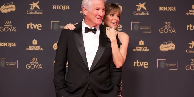 Gere ist kürzlich mit seiner spanischen Ehefrau Alejandra nach Spanien gezogen. (Foto aktuell) Gere ist kürzlich mit seiner spanischen Ehefrau Alejandra nach Spanien gezogen. (Foto aktuell)
