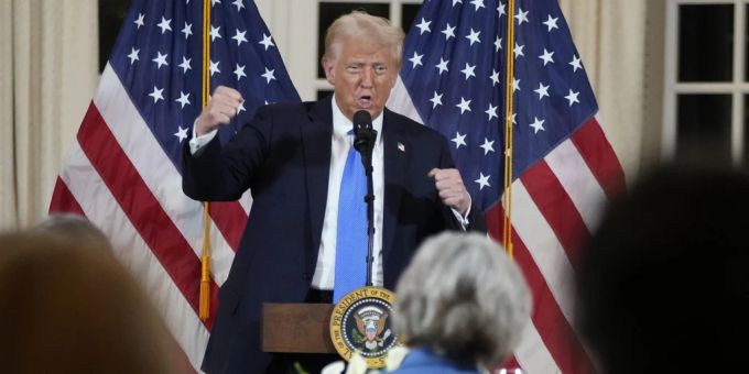 Donald Trump veranstaltet einen Rundum-Kahlschlag. Donald Trump