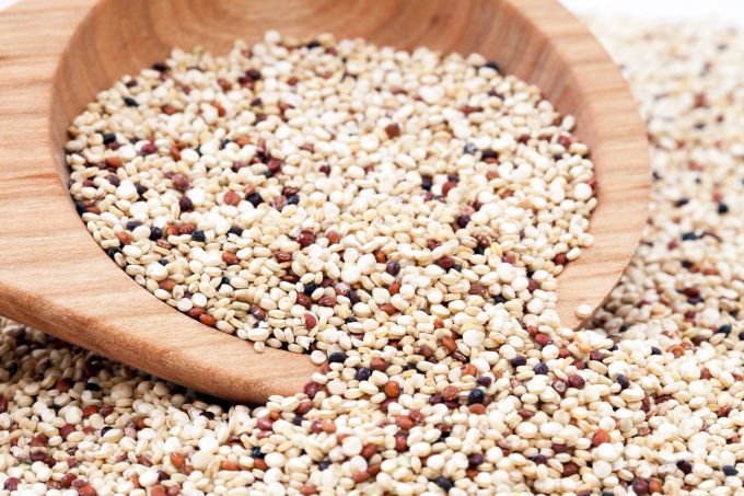 Ersetze die Eiweissriegel durch Quinoa. quinoa